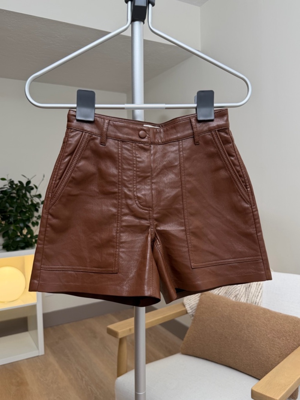Women’s | Aritzia Wilfred Faux Leather Shorts, Brown | Size 0